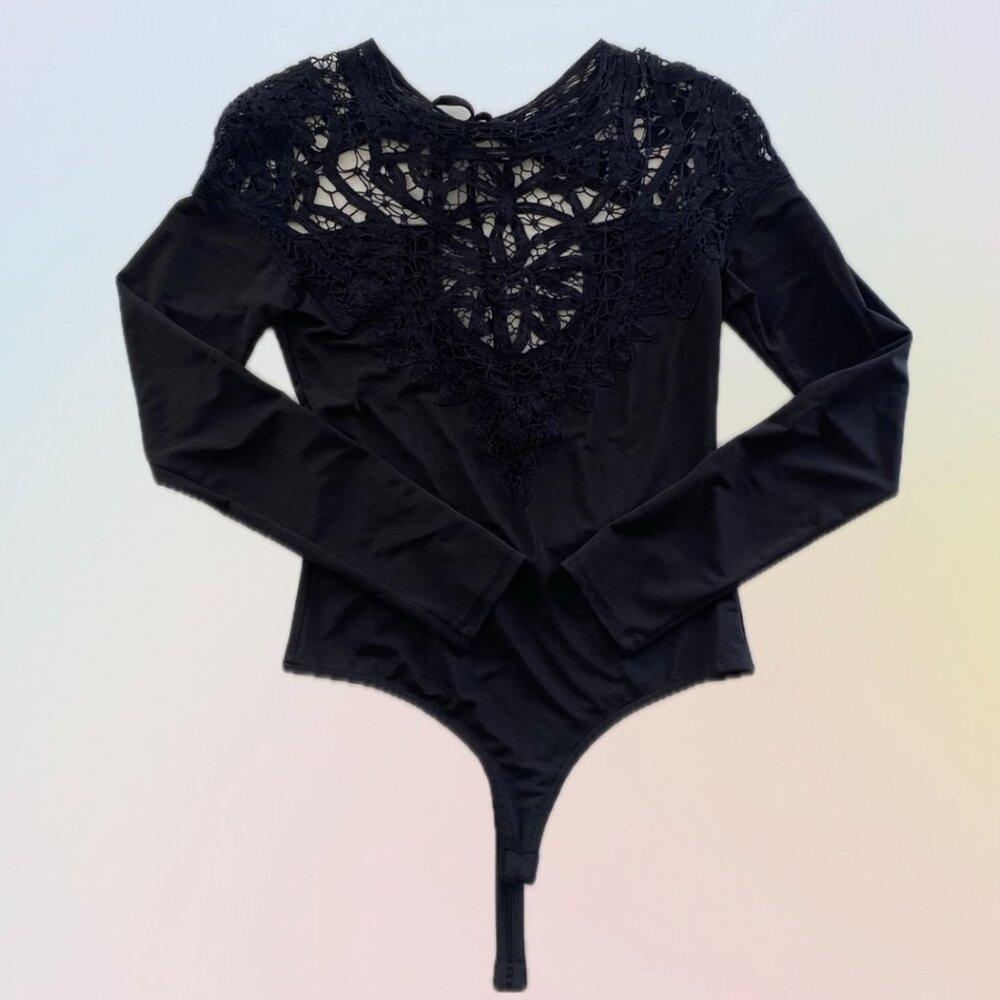 ❌ SOLD ❌ FOR LOVE & LEMONS - Penelope Crochet Lace Bodysuit in Black - Picture 2 of 8